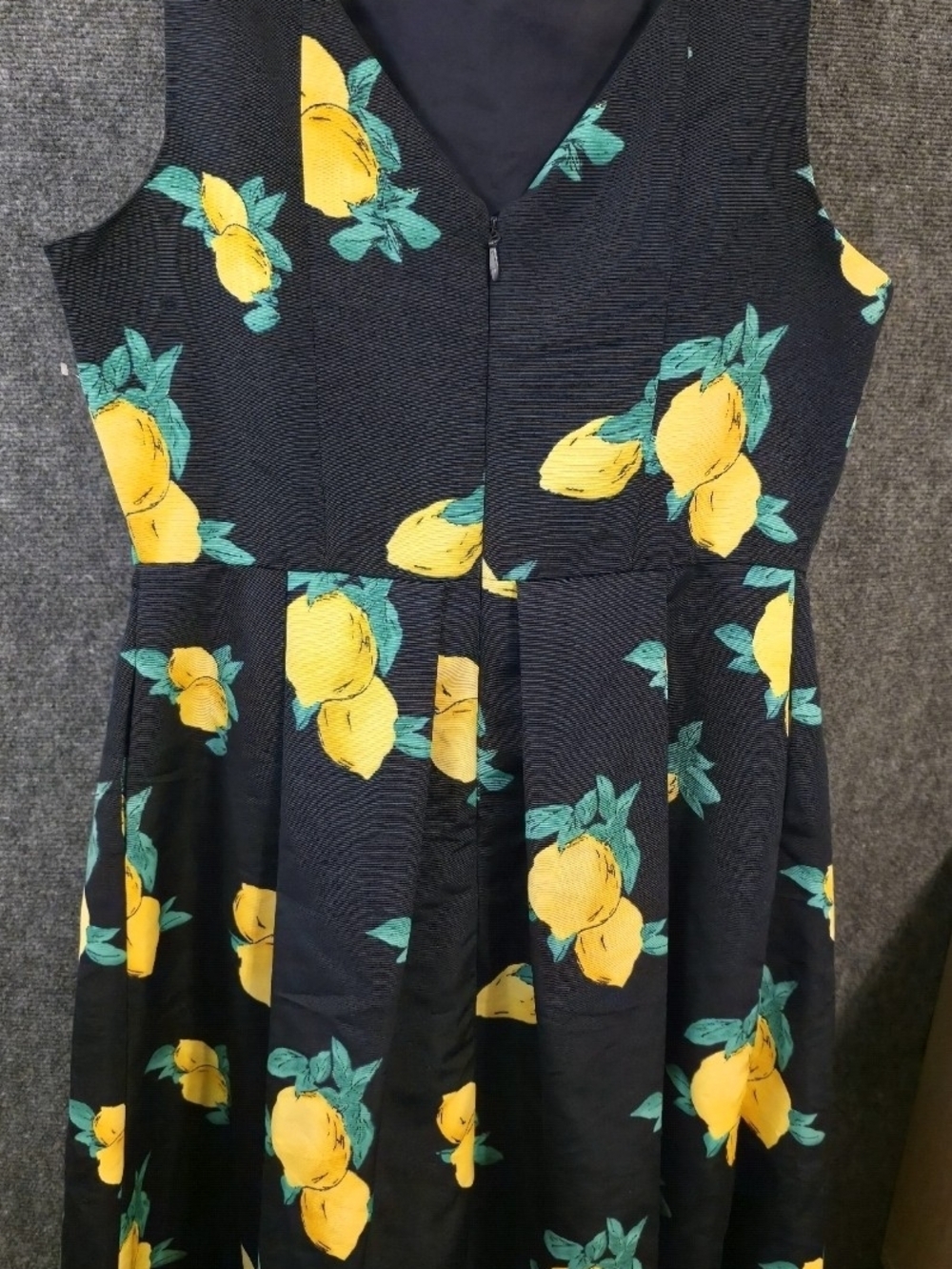 Evan-Picone Lemon Print Fit & Flare Dress Size 14 Navy Sleeveless - Picture 3 of 4